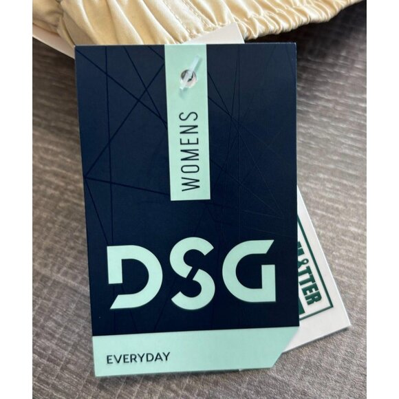 DSG Women's High-Rise 3" Woven Shorts, Small, Tan - Picture 4 of 5